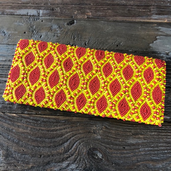 Akira Chicago black label clutch orange and yellow beading NWOT - Picture 4 of 4